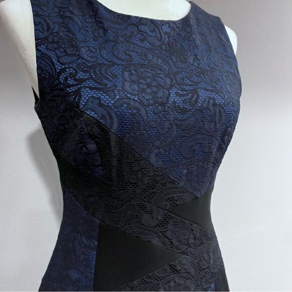 Scoop neck sleeveless cocktail dress - Picture 2 of 13